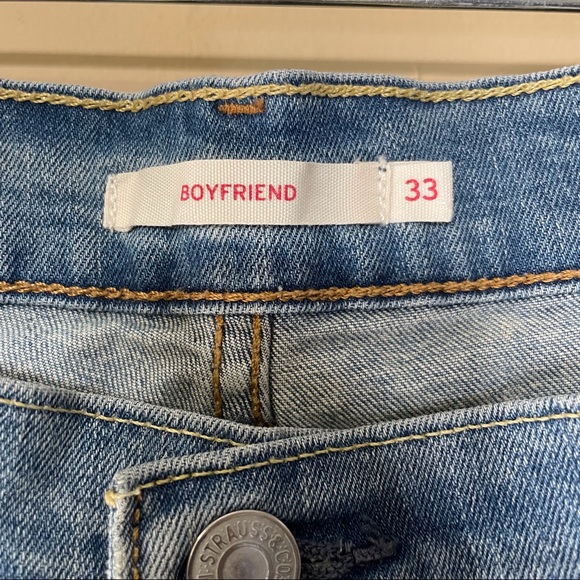 Levi’s Boyfriend Jeans Cropped Size 33 slightly distressed - Picture 2 of 6